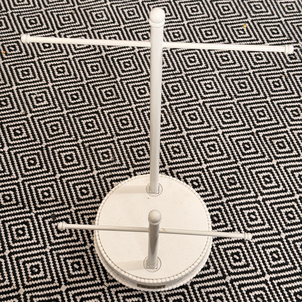Stella & Dot White Jewelry Organizer